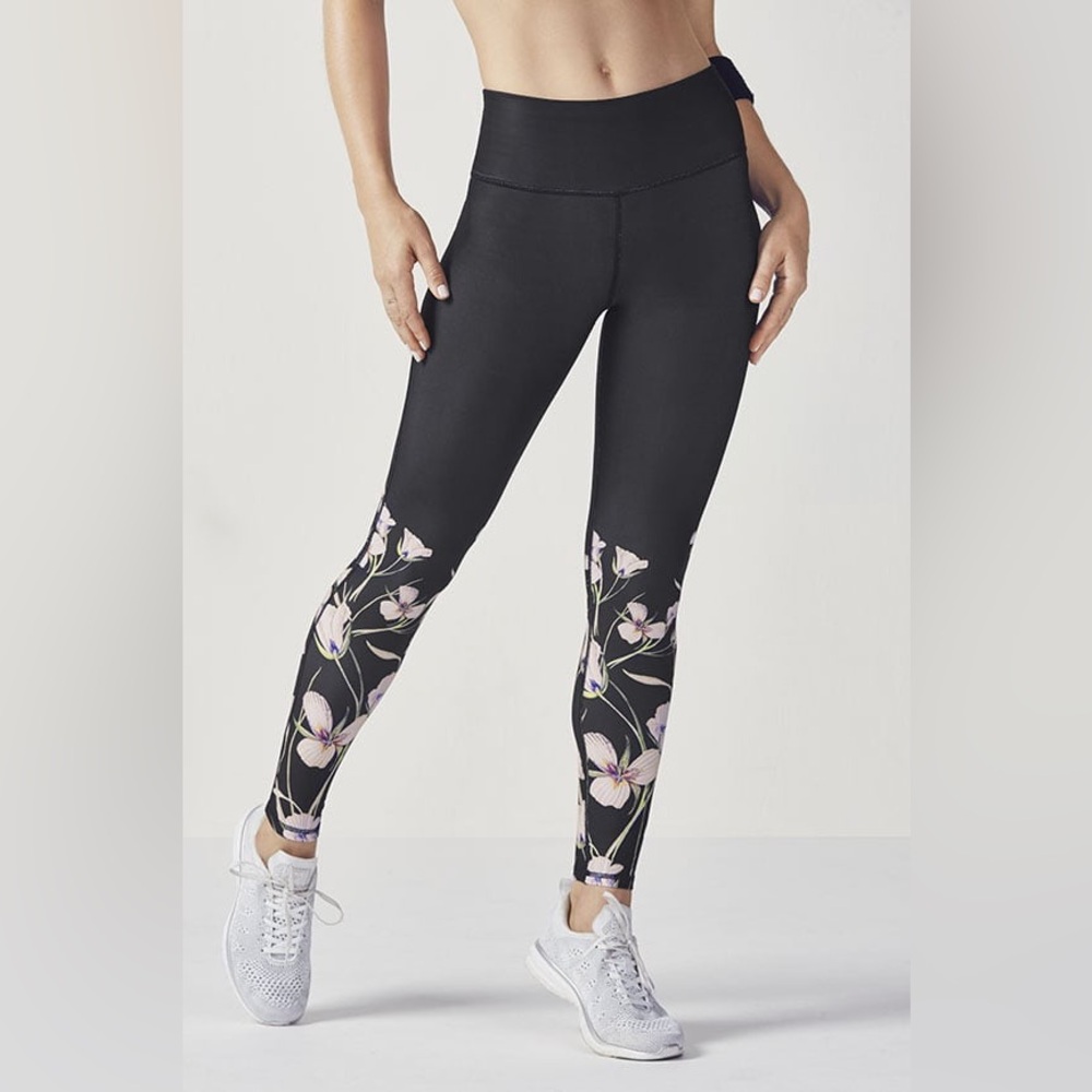🪻Fabletics High Waisted PowerHold Leggings in Cascading Flowers